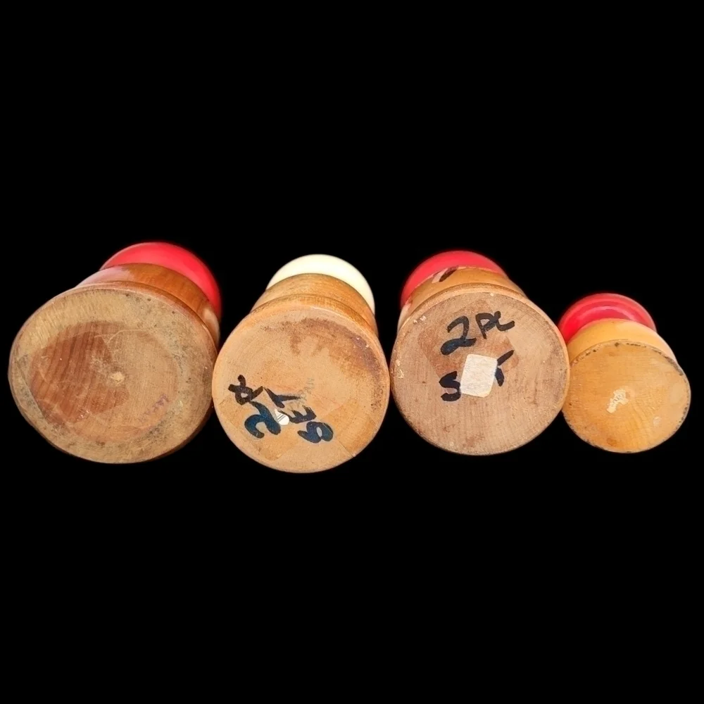 4 Vintage 1970's wood chef shakers in various shapes & sizes. Made in Ja…